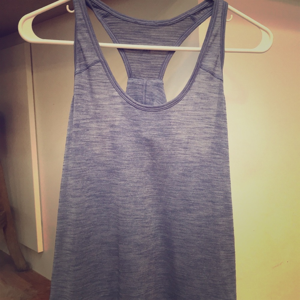 Lululemon tank top, nice coverage and long!